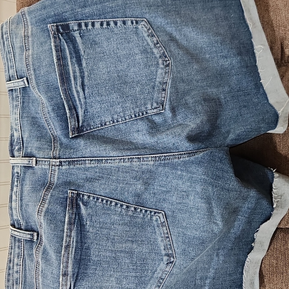 Distressed‎ Denim Shorts - Picture 2 of 4